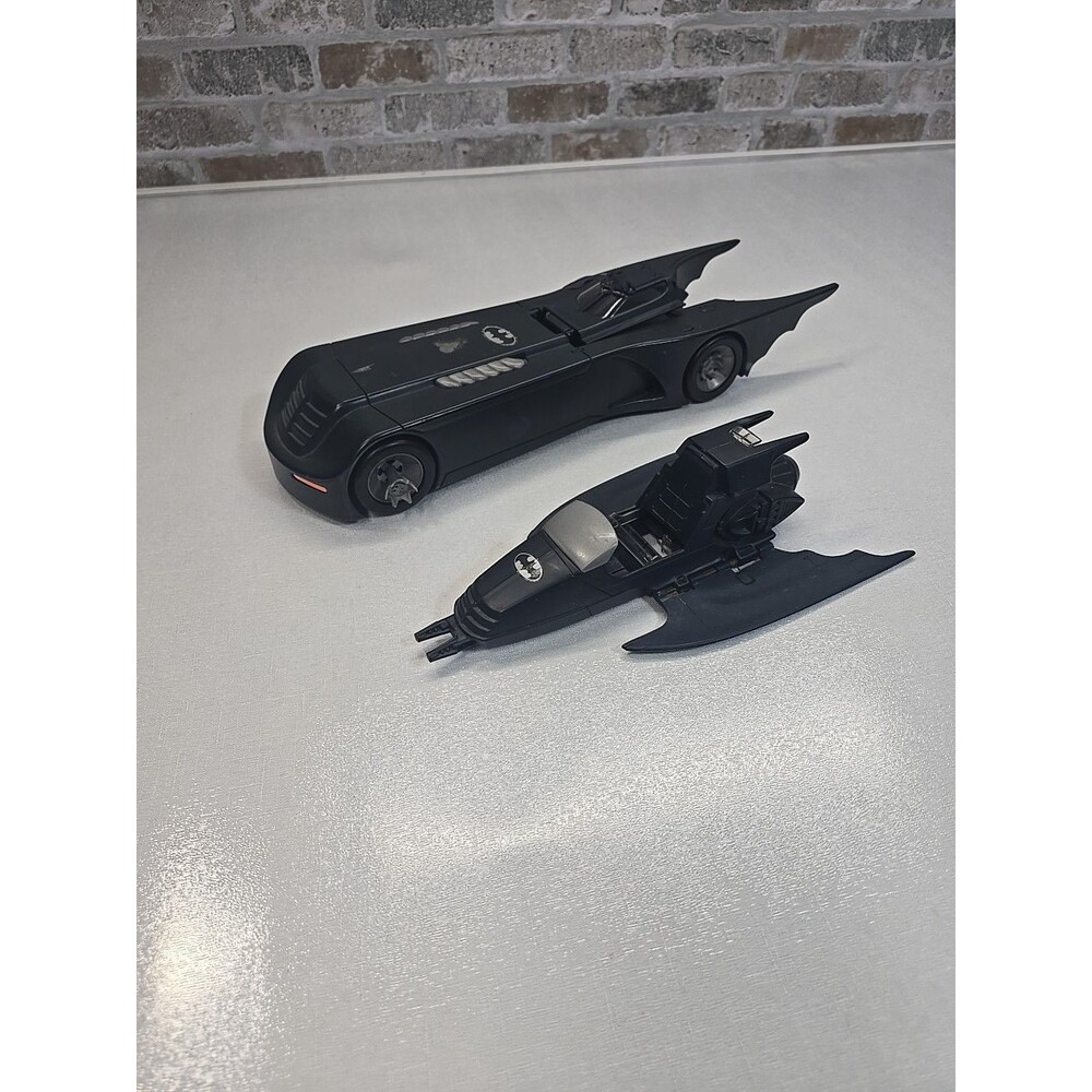 Batman The Animated Series  Batmobile w Pursuit Jet 1993 Kenner Vehicle **PARTS*